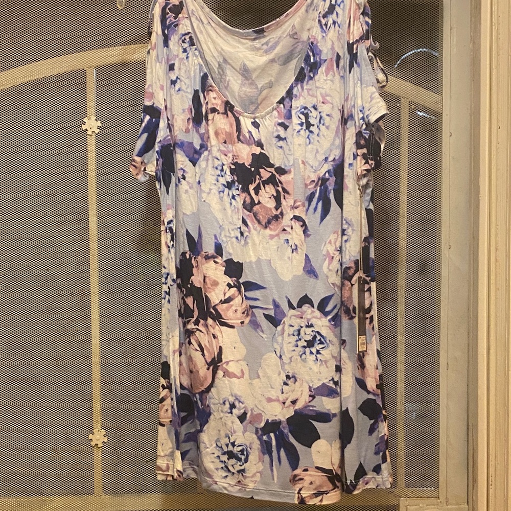 Jennifer Lopez Floral Short Sleeve Tunic in Blue and Pink